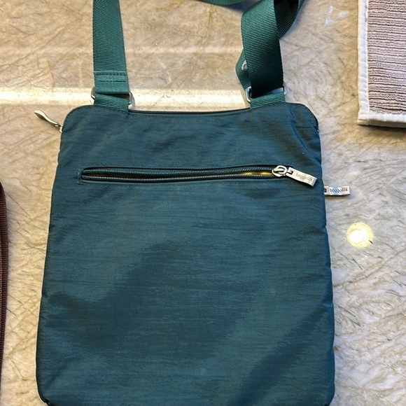 Baggallini Forest Green Shoulder/Crossbody Bag - Picture 4 of 4